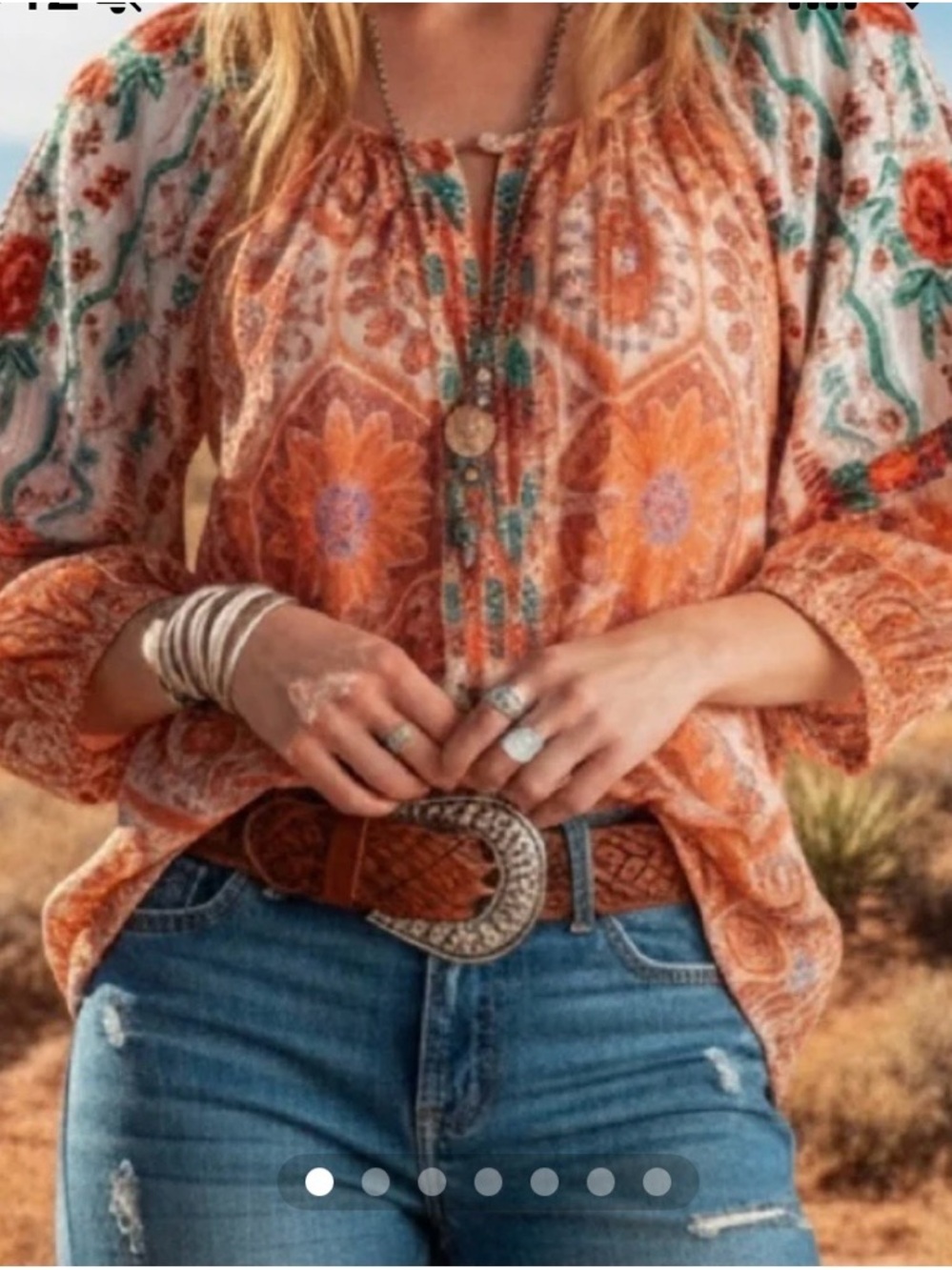 Tolani gorgeous embroidered top M